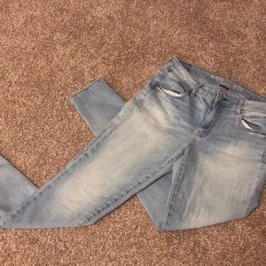 American Eagle light wash jeggings